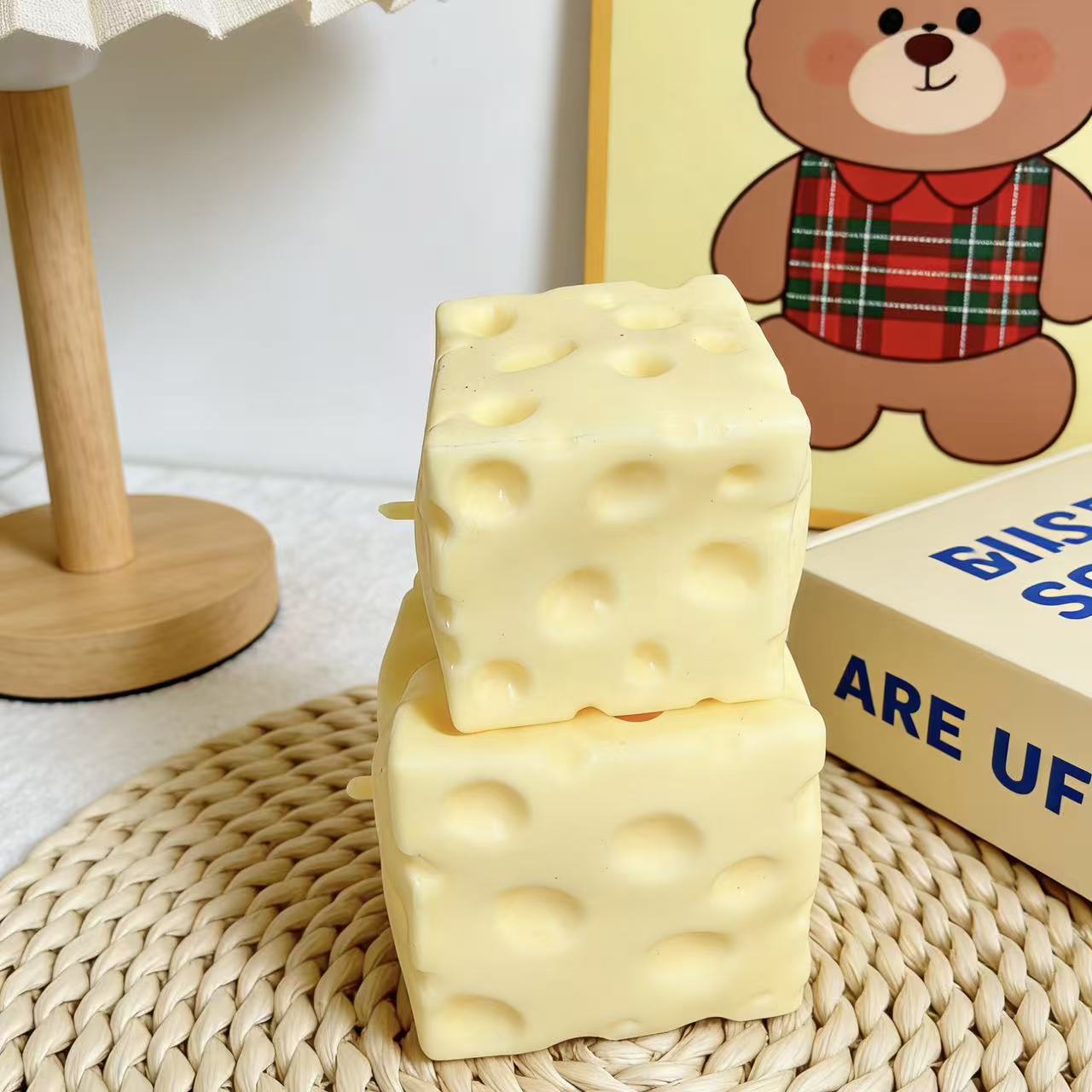 *-*ジャンボチーズキューブストレスボール ビッグチーズ型の - Fidget Cube Original のレビューと価格