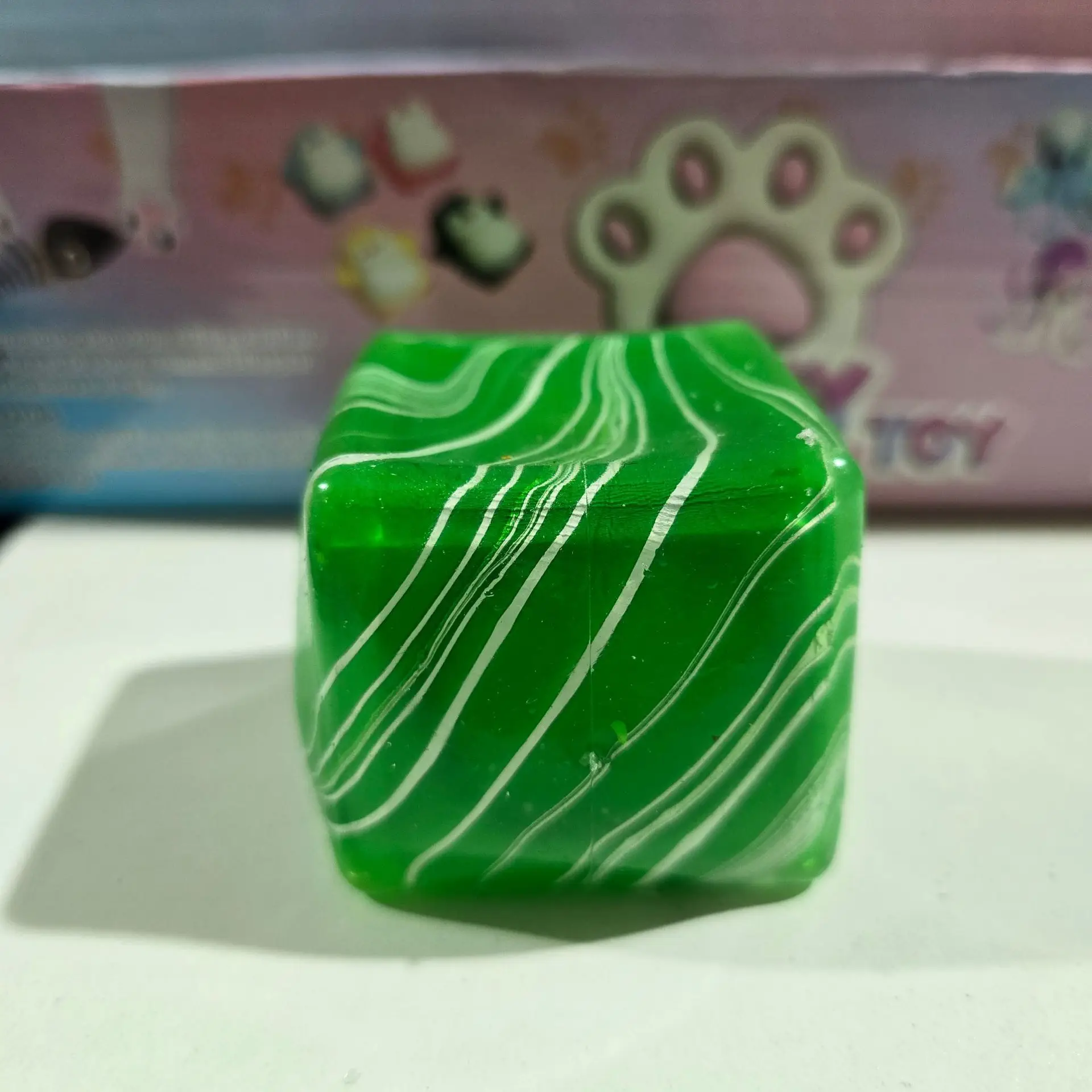 フローストーンアイスキューブ、絞って楽しんでストレス解消。  - Fidget Cube Original のレビューと価格