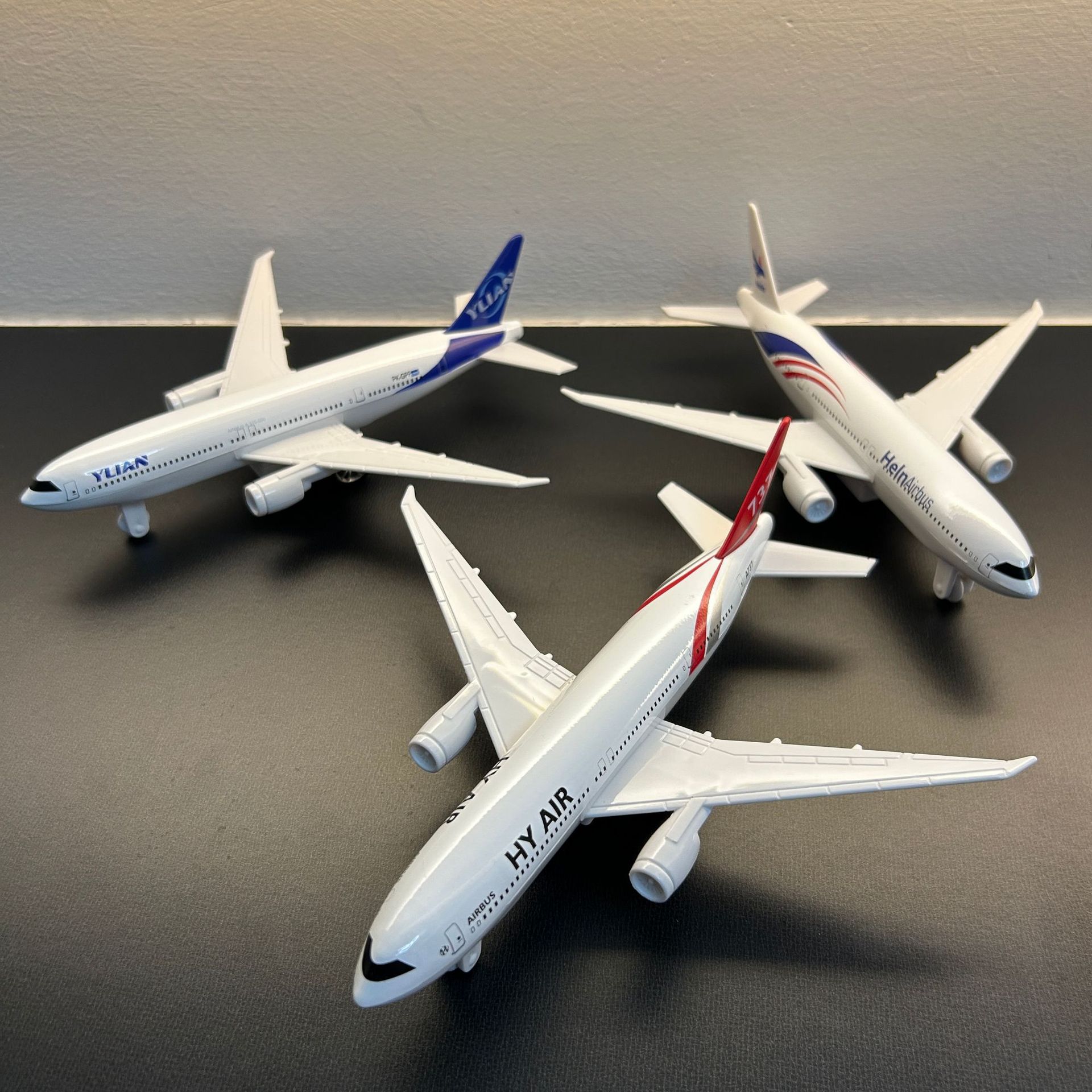 ミニチュア航空モデル子供のおもちゃシミュレーション合金航空機 - Model Airplane Plastic のレビューと価格